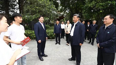 習(xí)近(jìn)平總書(shū)記：進一(yī)步發展中醫(yī)藥！