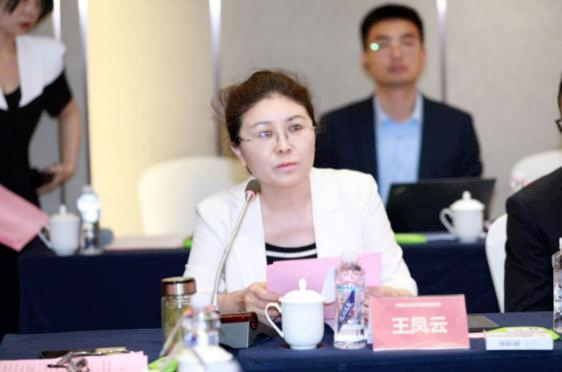 《快(kuài)胃片治療慢(màn)性淺表性胃炎臨床應用(yòng)專家(jiā)共識》形成推薦意見(jiàn)和(hé)共識建議(yì)專家(jiā)討(tǎo)論會(huì)在南(nán)甯成功舉辦