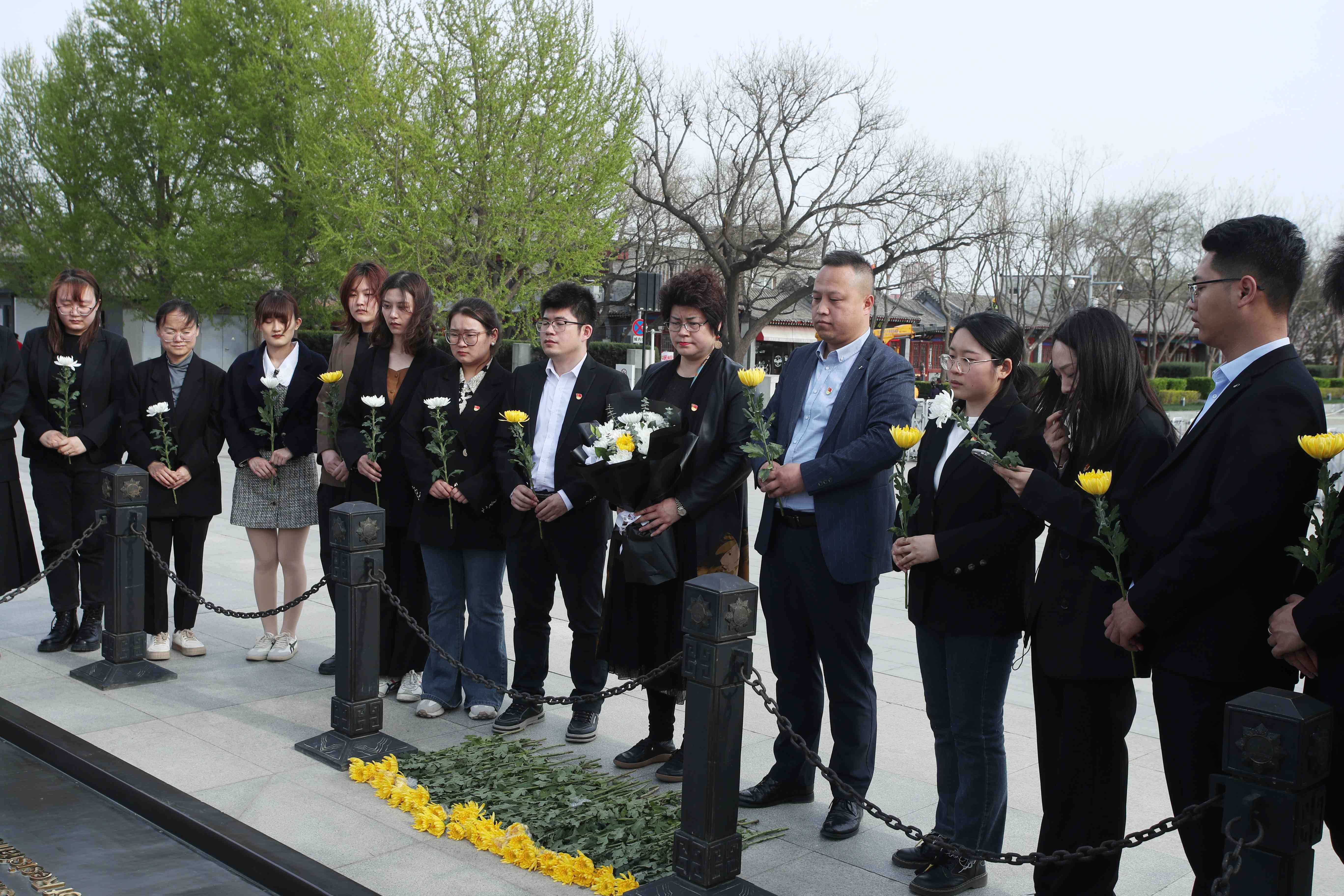 共築抗戰精神，培育愛(ài)國(guó)情懷 ——康衆集團黨支部赴中國(guó)人(rén)民(mín)抗日(rì)戰争紀念館開(kāi)展主題黨日(rì)活動