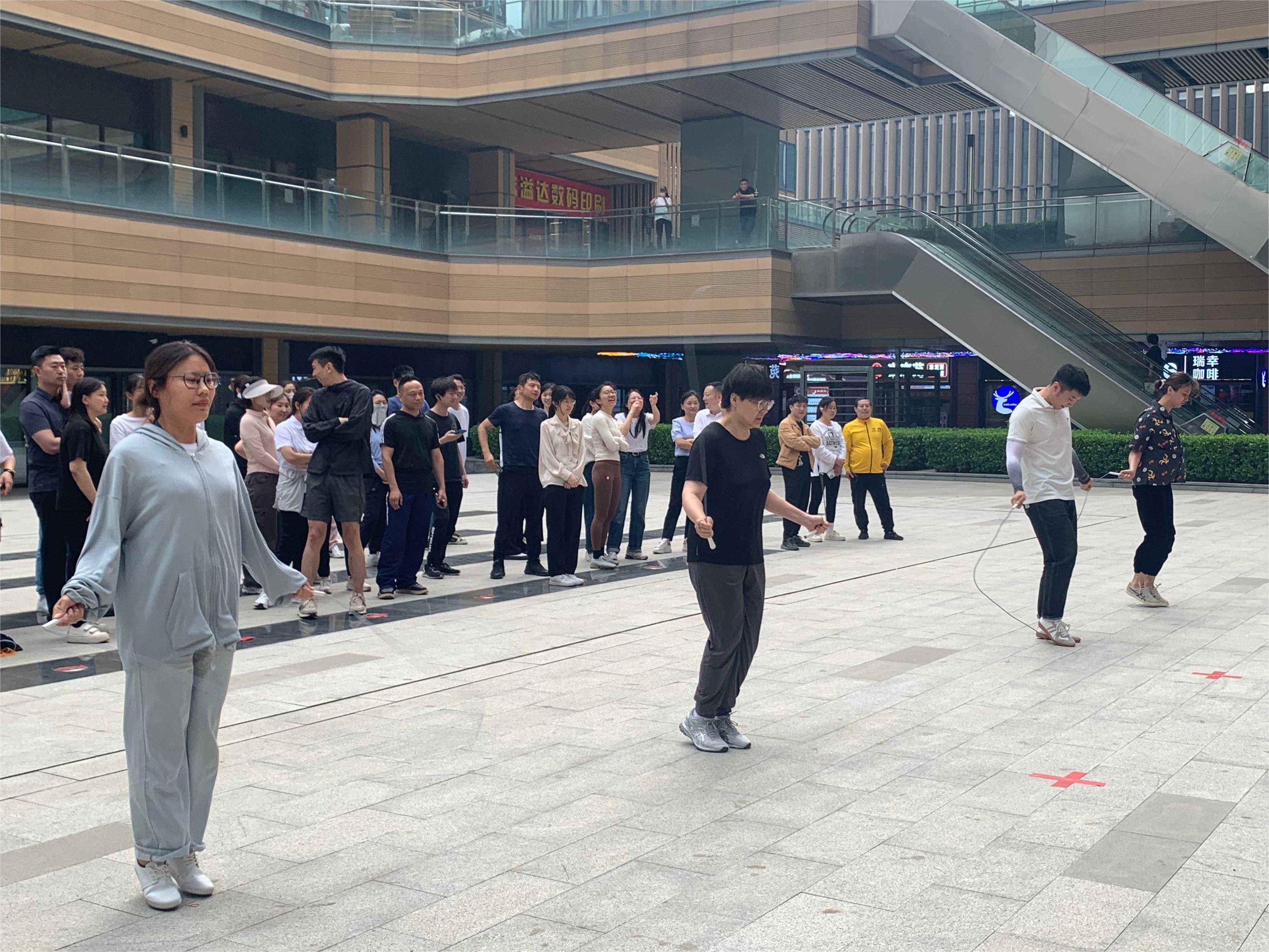 弘揚五四精神，綻放(fàng)青春風(fēng)采 ——康衆集團黨支部積極參與中關村(cūn)豐台科(kē)技(jì)園區(qū)運動會(huì)