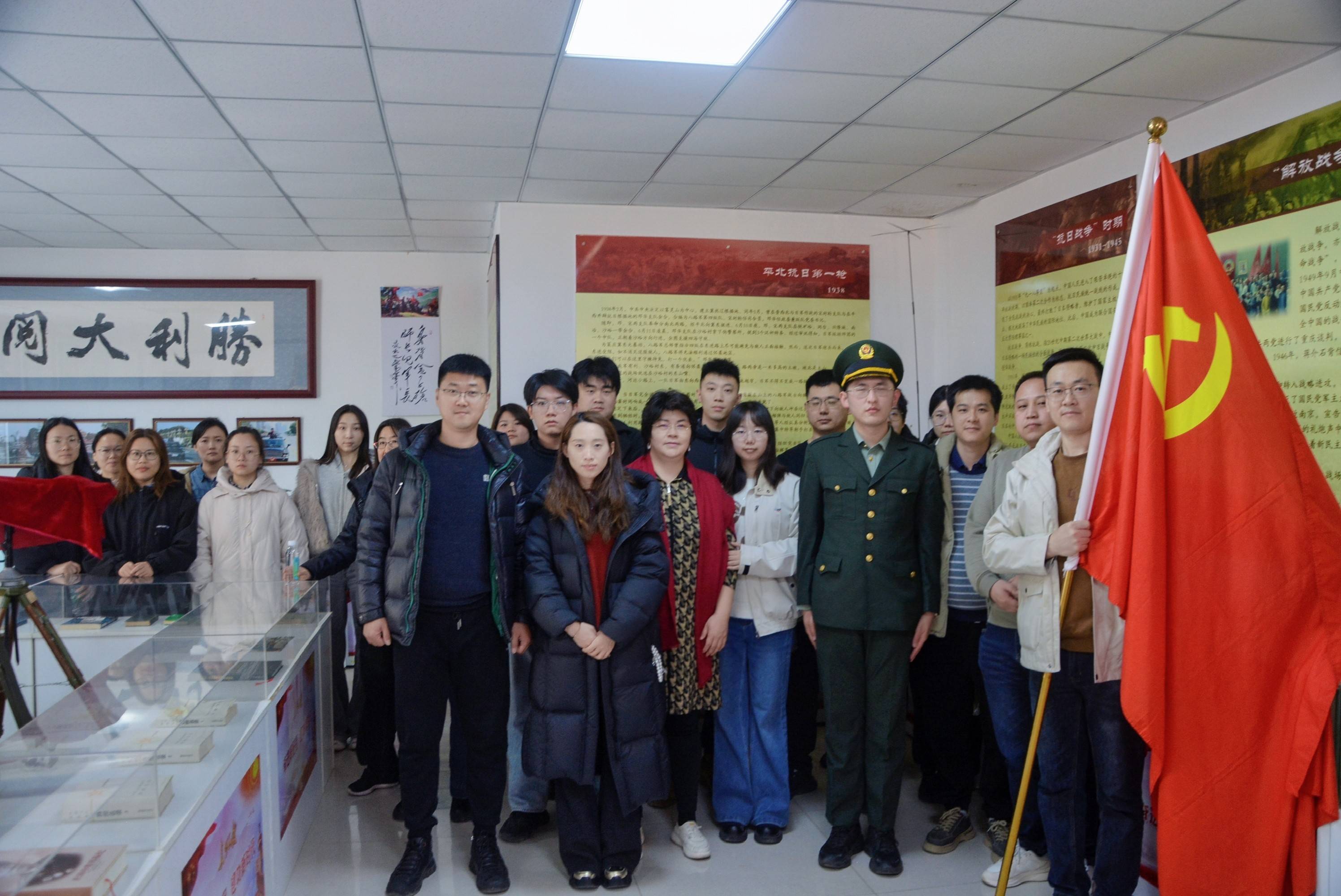 重溫峥嵘歲月(yuè)，緬懷革命先烈——康衆集團黨支部赴響水(shuǐ)湖(hú)長(cháng)城(chéng)紅(hóng)色教育基地(dì)開(kāi)展主題黨日(rì)活動